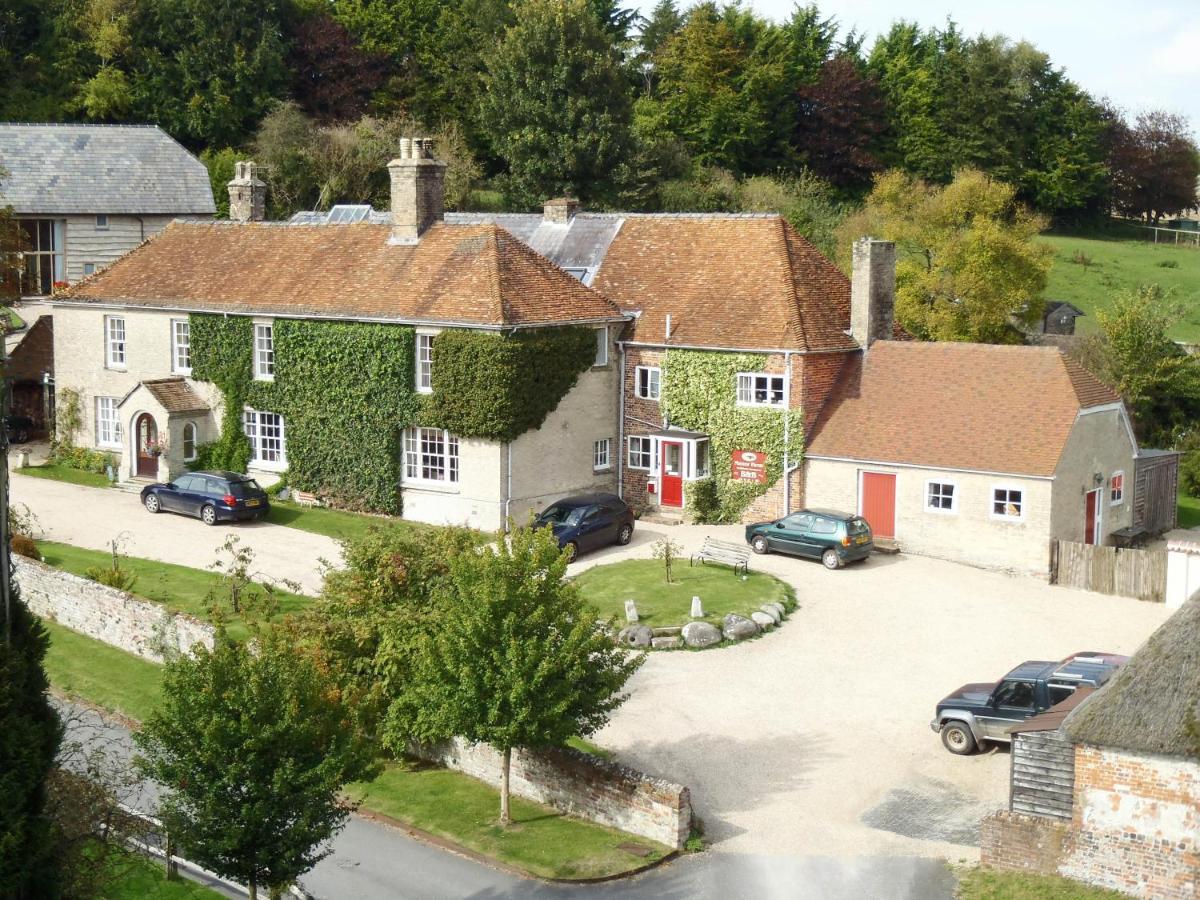 Manor Farm B&B Marlborough Exterior photo
