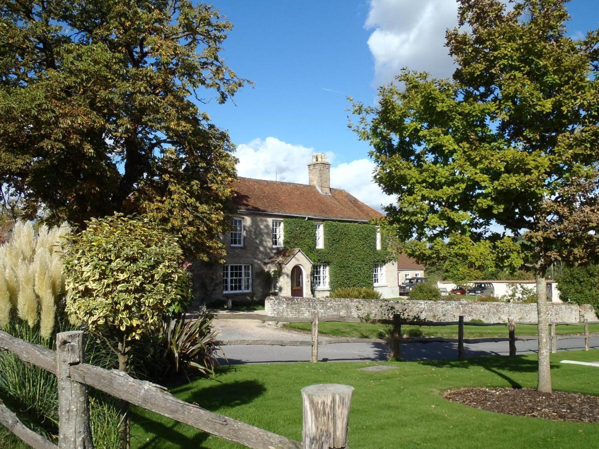 Manor Farm B&B Marlborough Exterior photo