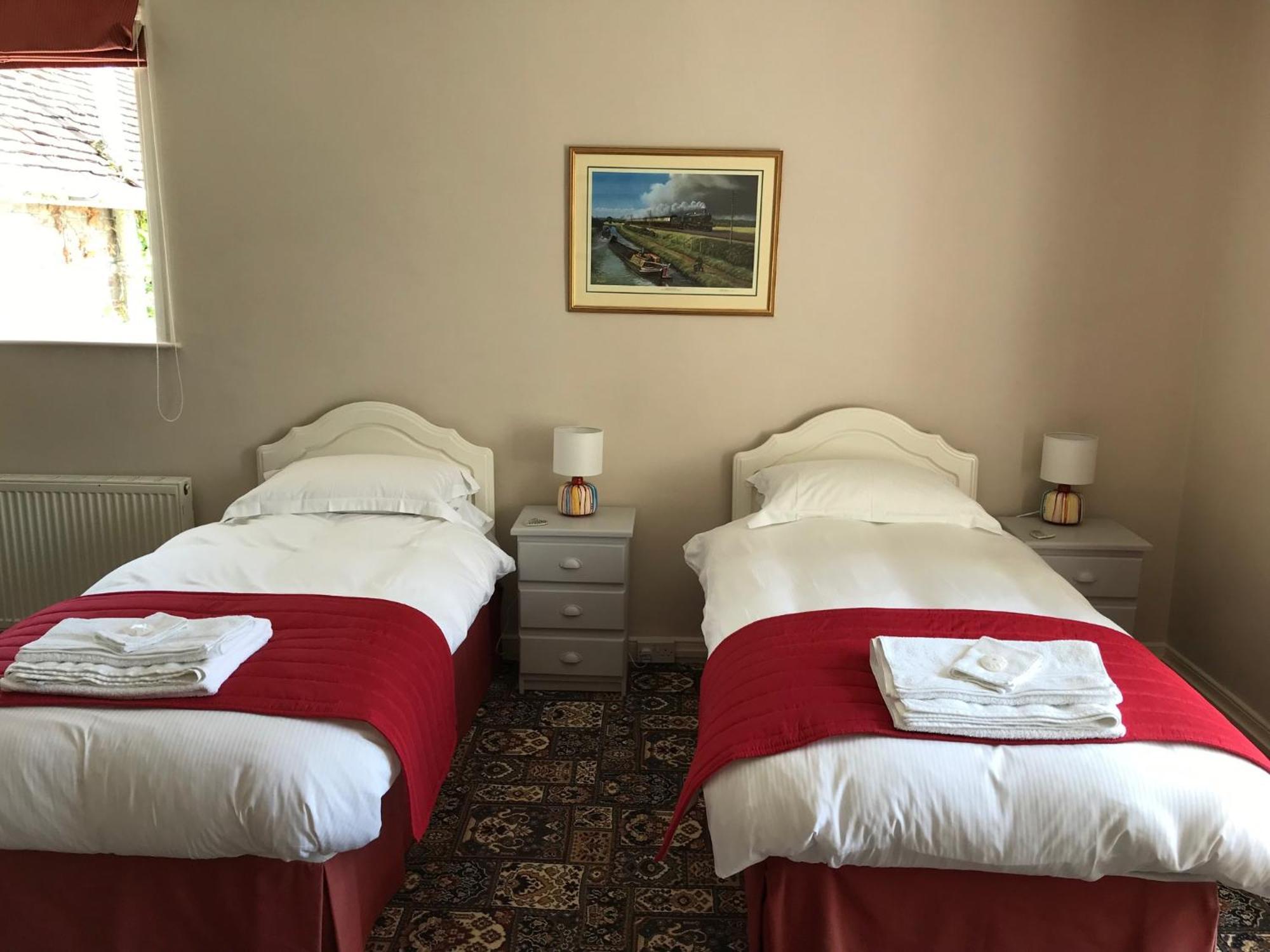 Manor Farm B&B Marlborough Room photo