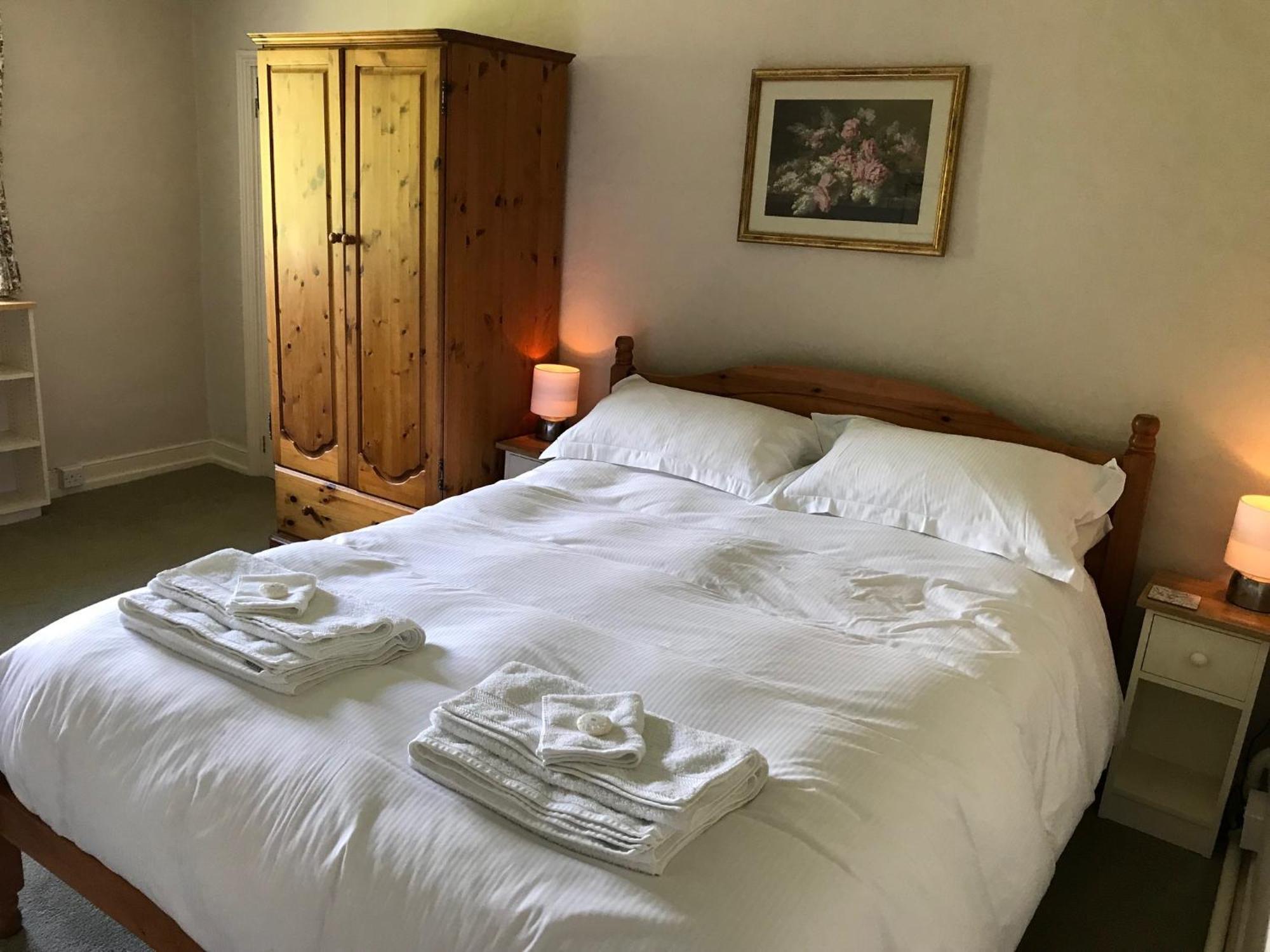 Manor Farm B&B Marlborough Room photo